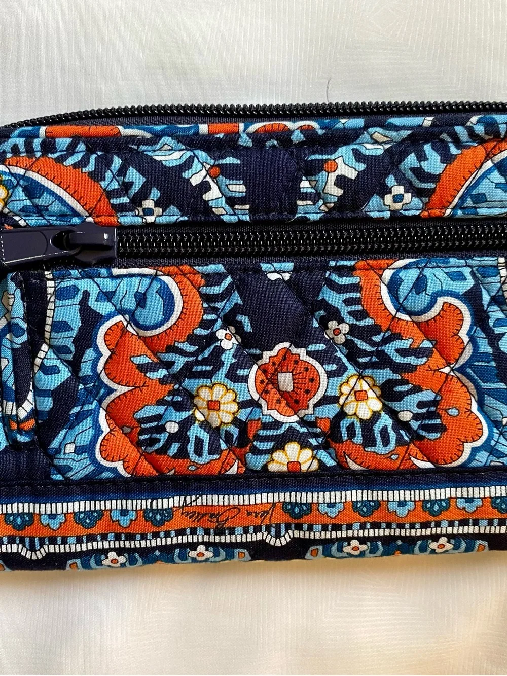 Vera Bradley MARRAKESH Turn Knob Zip Wallet - Clutch.  MINT Condition. Like New